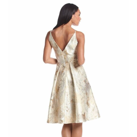 New! CALVIN KLEIN Women's Metallic Print Fit & Flare Dress Size 10 - Picture 2 of 4